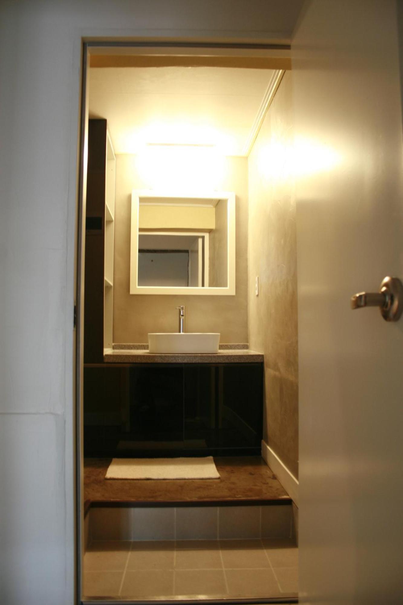 Crib 49 Guesthouse - Foreigner Only Seoul Room photo